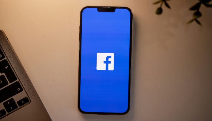 Using Facebook to track house address